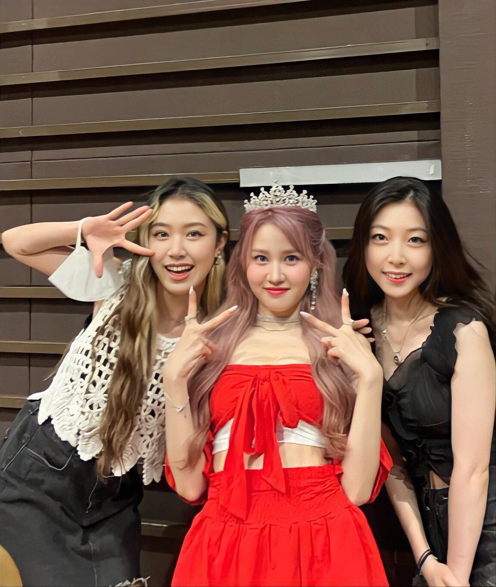 DAILYYUNJI's tweet photo. 220719 | Former Girls Planet 999 Tzuling’s Instagram Story
She came along with Li Yiman and Wu Tammy to ILY:1 Que Sera Sera Fan Showcase 😍
@FCENM_ILY1 #ILY1 #아일이원 #ARA #아라 #LEEYUNJI #이윤지 #WuTammy #우태미
#ChienTzuLing #젠쯔링 #girlsplanet999 https://t.co/Pb0lSW7omh