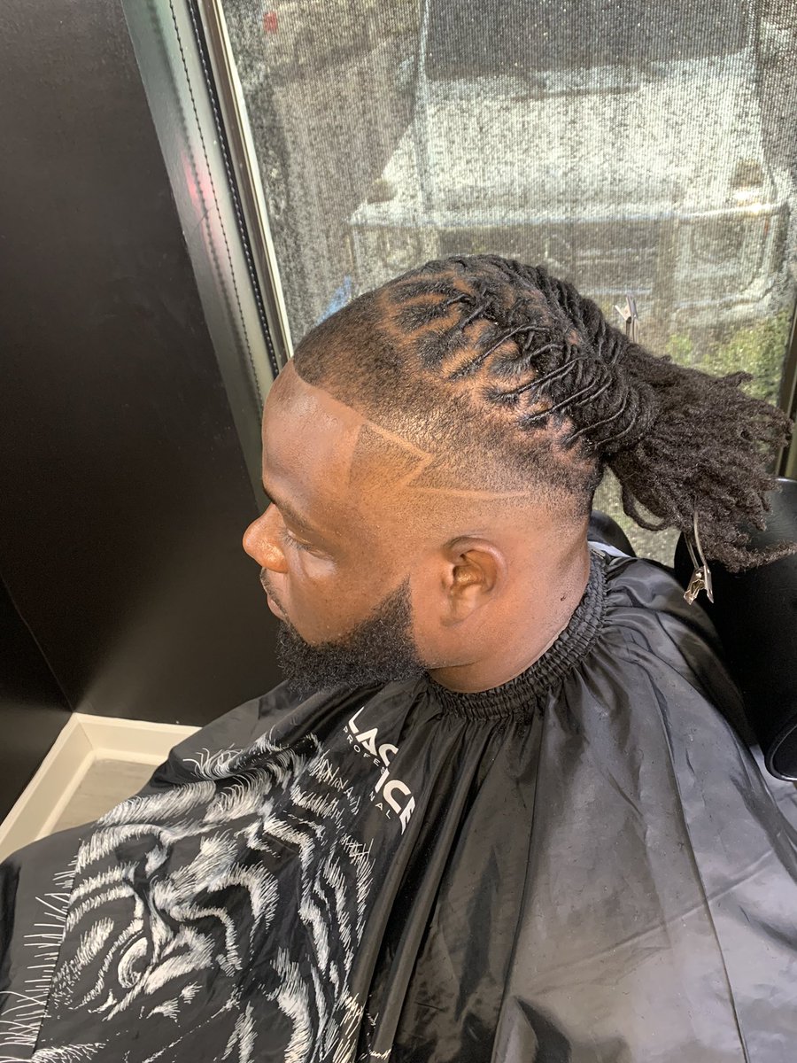 leeotis33's tweet photo. #birminghambarber #bookappointments https://t.co/yoh2lgWFJf