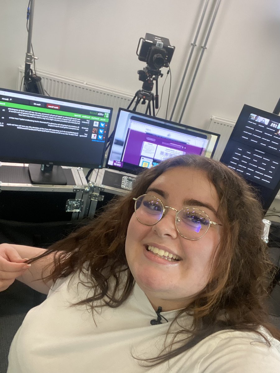 mimi_divito's tweet image. I have had the best time hosting and celebrating the graduation of creative and cultural industries, science and health &amp;amp; technology students! Congratulations to you all i wish you all the best for the future 🎓✨ #UoPVirtualGrad #classof2022