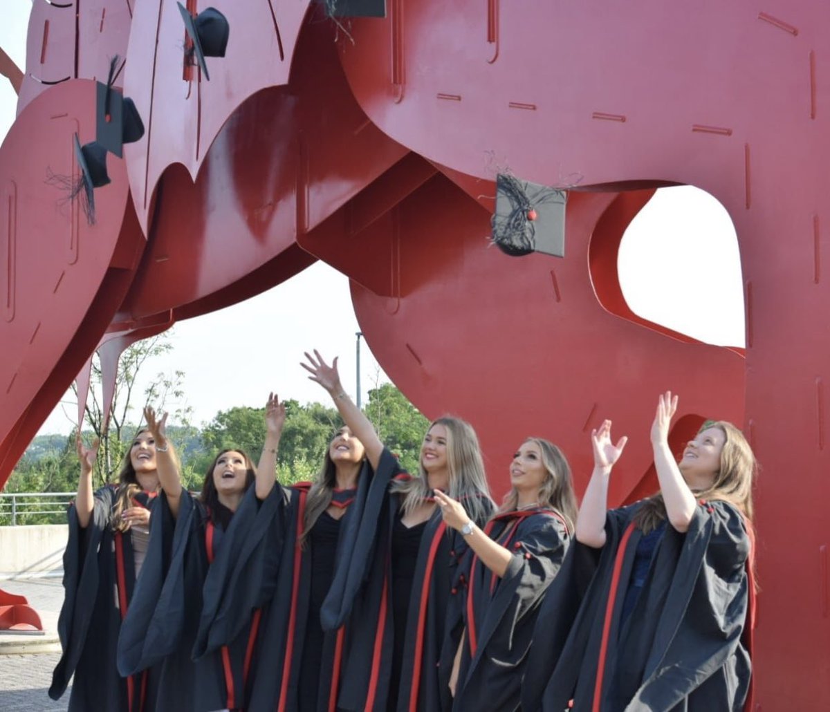 stephh_777's tweet image. I never believed I could do it and here I am now a graduate with an upper second class honours degree in BSc Professional Policing with honours!! Thankyou also to all the lecturers on the @USWPolicing_Sec team! Will miss everyone at USW ❤️