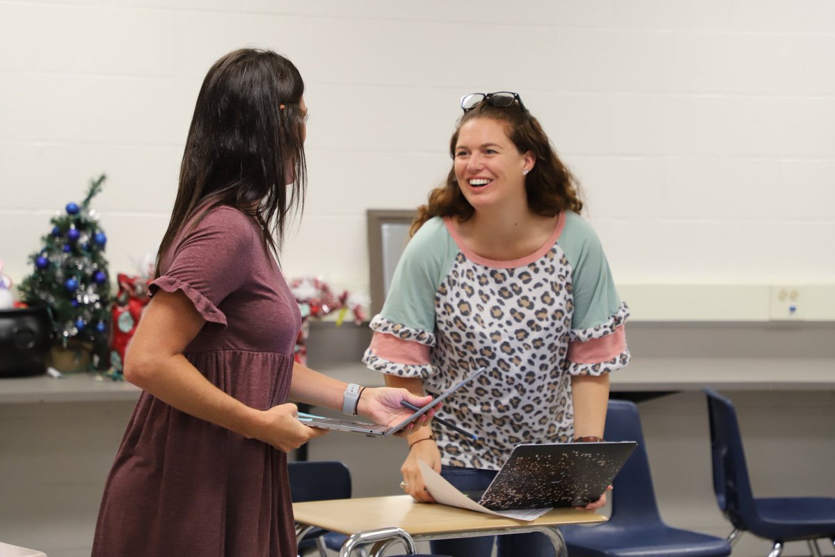 CloverEagles's tweet image. Members of the staff are back for day 2 of the #PersonalizeCSD conference!

#CSDinAction