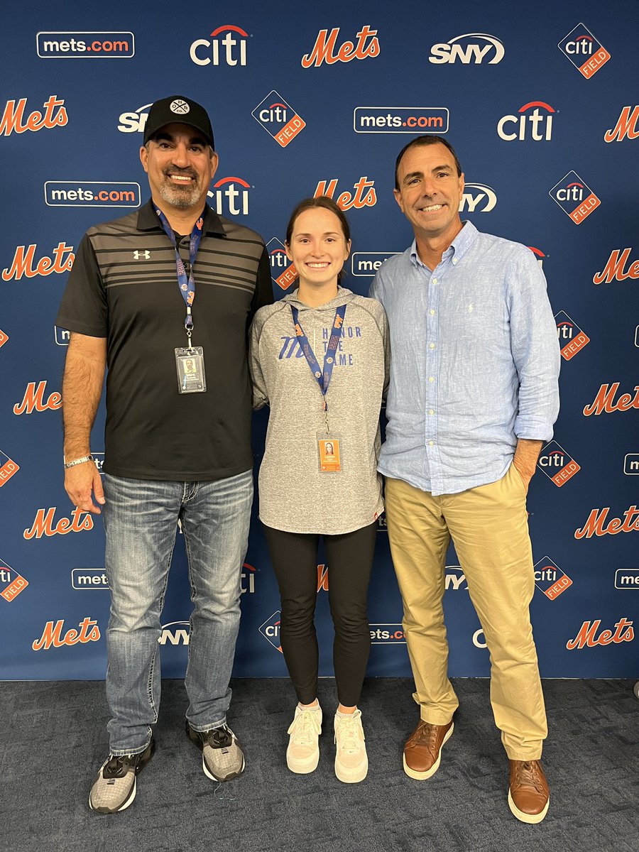 First draft ☑️ What an incredible experience. Lucky to be learning the ins and outs from two of the best in the business. Can’t wait to meet our draft class! #LGM @tanous_tom @Tramscout42