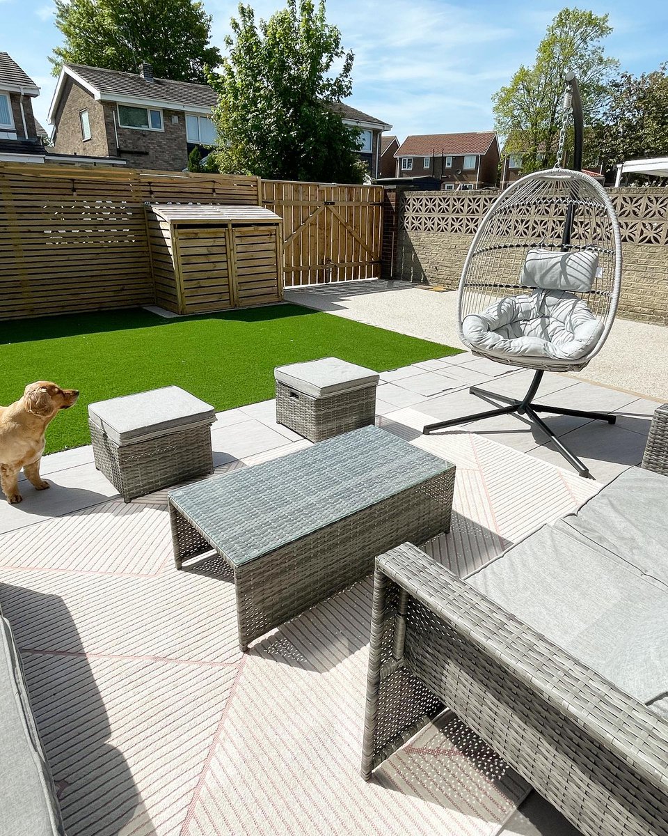 The warm weather is here to stay! 🌞 Keep things comfortable while you relax outside with an outdoor rug. Perfect for upgrading a patio, deck, or balcony this summer ✨ #MyWovenHome

📸 @ourfirsthouse2home