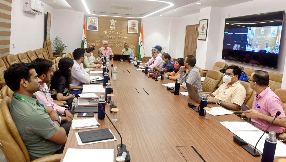 DAY_NRLM's tweet photo. An interactive talk on promoting Organic Farming by Shri Sompal Shastri, Former MoS, Agriculture &amp; Farmer Welfare was organised by MoRD today on 20th July at Krishi Bhawan. https://t.co/zh3YwIAGvy