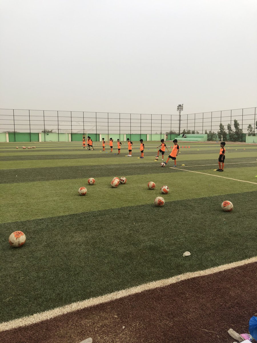 Durra_SC's tweet photo. اهلاً بأكاديمية @altsamhfc في مجمع الدرة 🧡👏🏻

#التسامح 
#مجمع_الدرة https://t.co/ctYL4IgibF