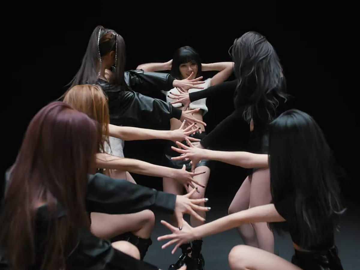 npomvtt's tweet photo. A NME nomeou as 15 melhores músicas de Kpop de 2022 até o momento:

Yena - Smiley
IVE - LOVE DIVE
LE SSERAFIM - FEARLESS
Nayeon - POP!
Seventeen - HOT
STAYC - Run2U e Beautiful Monster
Stray Kids - Maniac
Taeyeon - INVU
TXT - Good Boy Gone Bad
WOODZ - I Hate You
Solar - Honey
+ https://t.co/uD1lCrTvQx