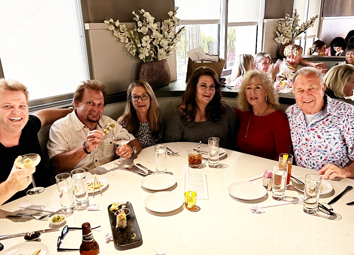 BradFanshaw's tweet photo. A great dinner with friends last night to celebrate my wife Charlotte’s birthday 🎂 https://t.co/ASmkMulU0O