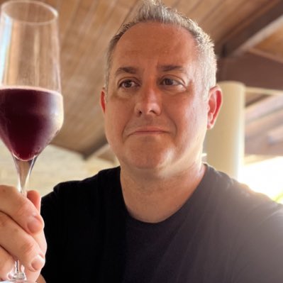 vinhosdecorte's tweet photo. #NovaFotoDePerfil https://t.co/FZNuLMuo1n