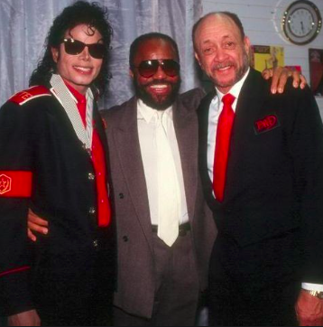 MJJJusticePrjct's tweet photo. Good Morning MJ Global Family- Much love and light to you all -  💕“Simply the greatest entertainer that ever lived” Berry Gordy regarding #MichaelJackson . . . (#MJ, Gordy and Bill Bray) https://t.co/5JAIYL0ciW