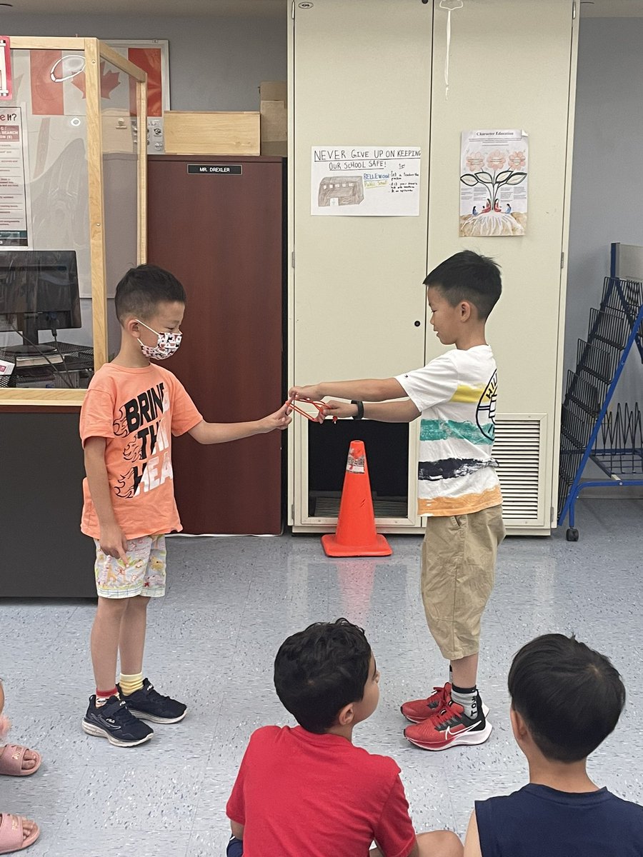 alyellen_ed's tweet photo. The talent show continues today at #campmerveille . We had singers, piano players, magicians and ballerinas! We love getting to share about ourselves en français! @Vanessa_Dakin28 @gecdsbpro @ClaraHowitt #GECDSBSLP2022 https://t.co/FkCDLs08UF