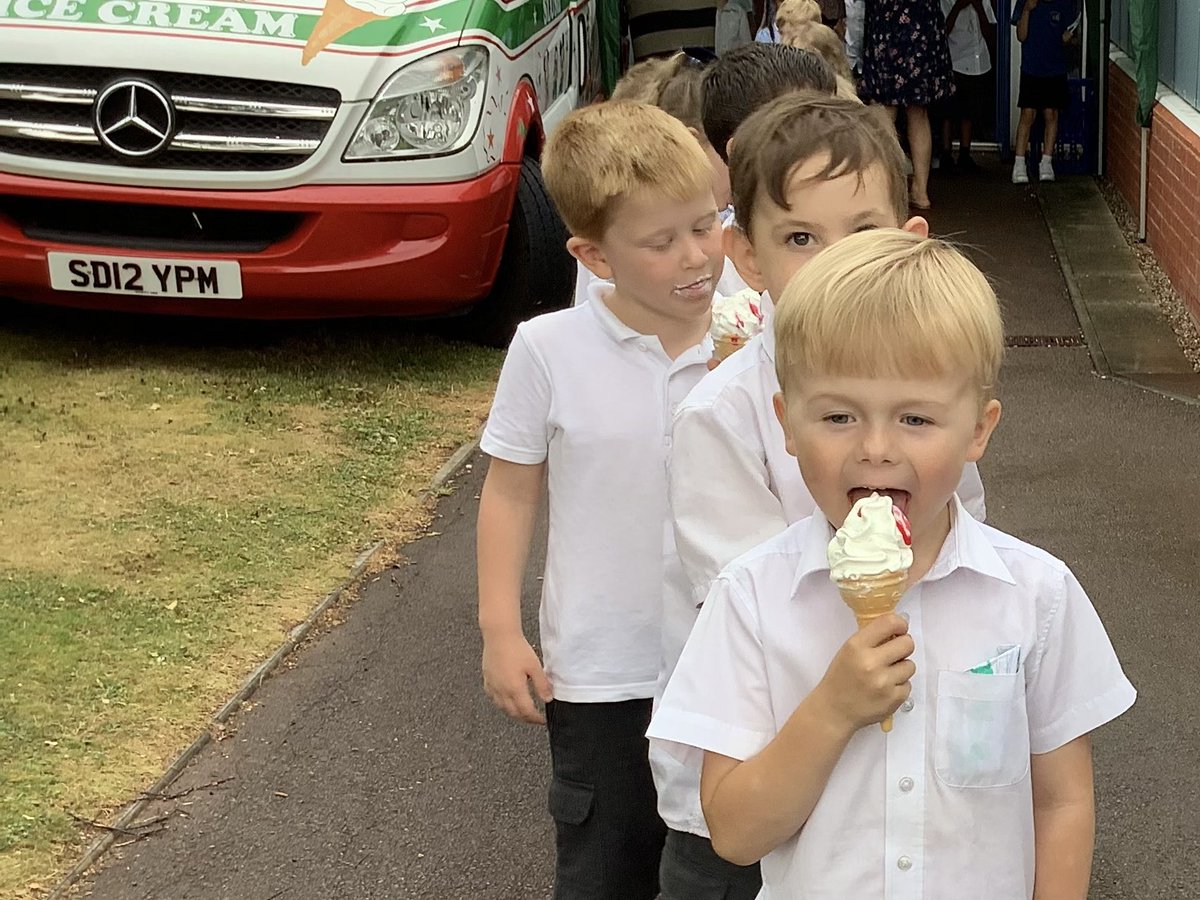 RJW_LPS's tweet photo. All of the teachers and Mrs Rees treated the children to ice creams from a real ice cream van today. They seemed to go down very well!😋
@REC_LPS 
#LPSeyfs https://t.co/O1gi8IOdMR