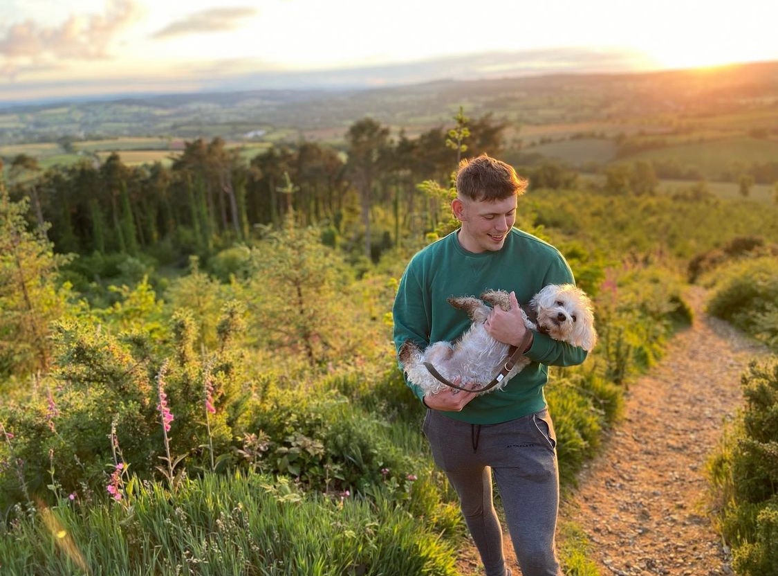 When walks up Peak Hill get a bit much for your little legs. Thank you for sharing this adorable photo of you and your mate @jameschevallier99 🐶

#dogsofladrambay
