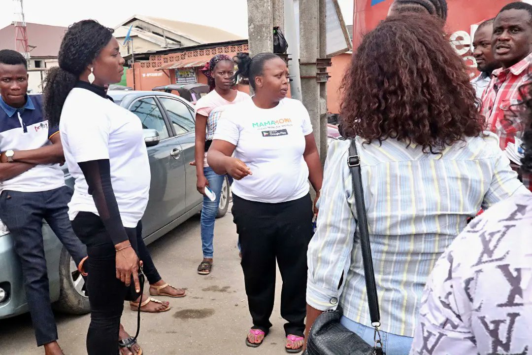 nkemokocha's tweet photo. Community outreach with my team, at @mamamoninigeria we go where our women are.

#Mamamoni 
#financialinclusion 
#Microloans 
#Sdg5 https://t.co/UpZaJyyWna