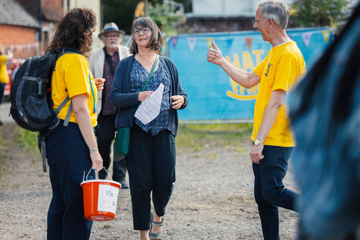 Shout out to all our Hat Fair Volunteers who did an amazing job across the festival weekend 👏

We couldn't do it without you! 💛

📸 <a href="/AdriennePhotos/">Adrienne Photography</a> 

#thankyou #volunteers #hellowinchester