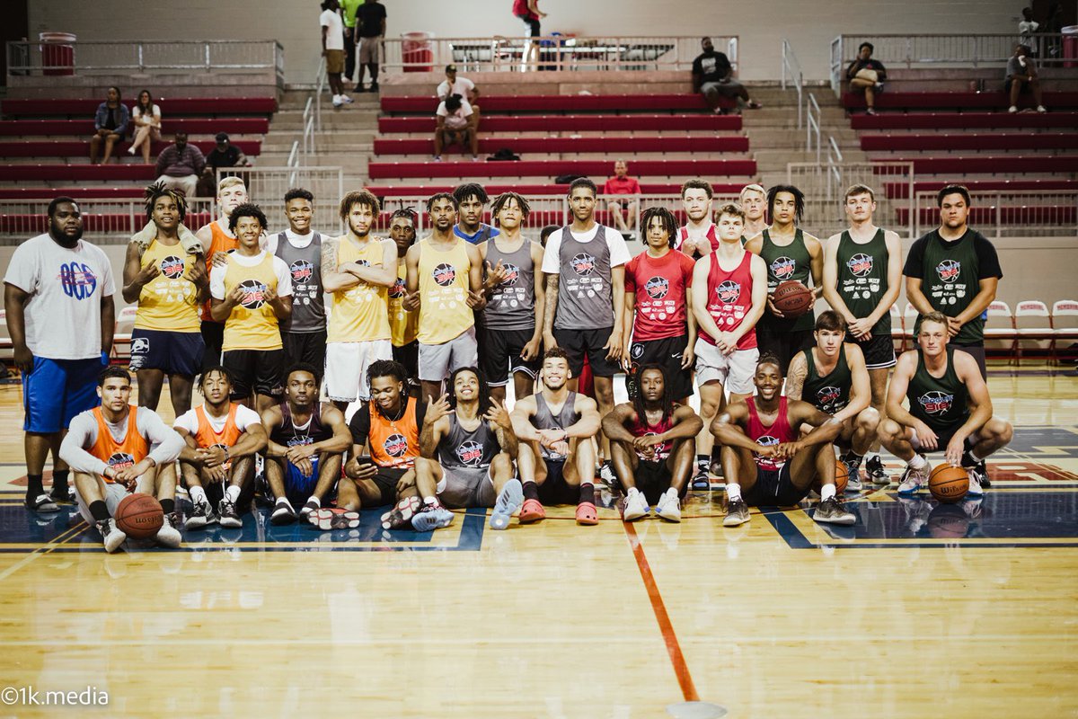 Some the best College Players from 918 represented in League 918. Best of luck to all of you in College this upcoming School Year. Photo Cred <a href="/1KMedia_/">1K Media</a> 

Tag who you see.