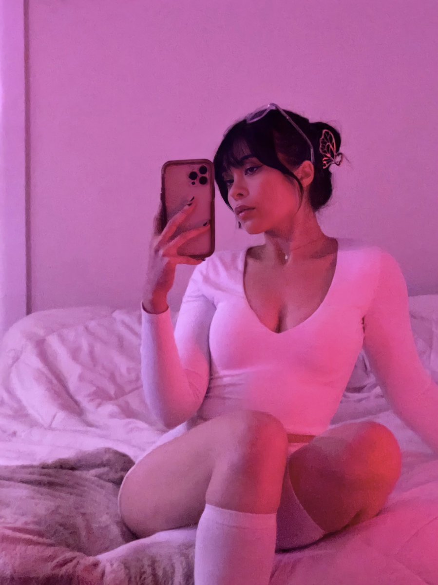 steph on Twitter: "RT @cyberstephanie: hi say it back"