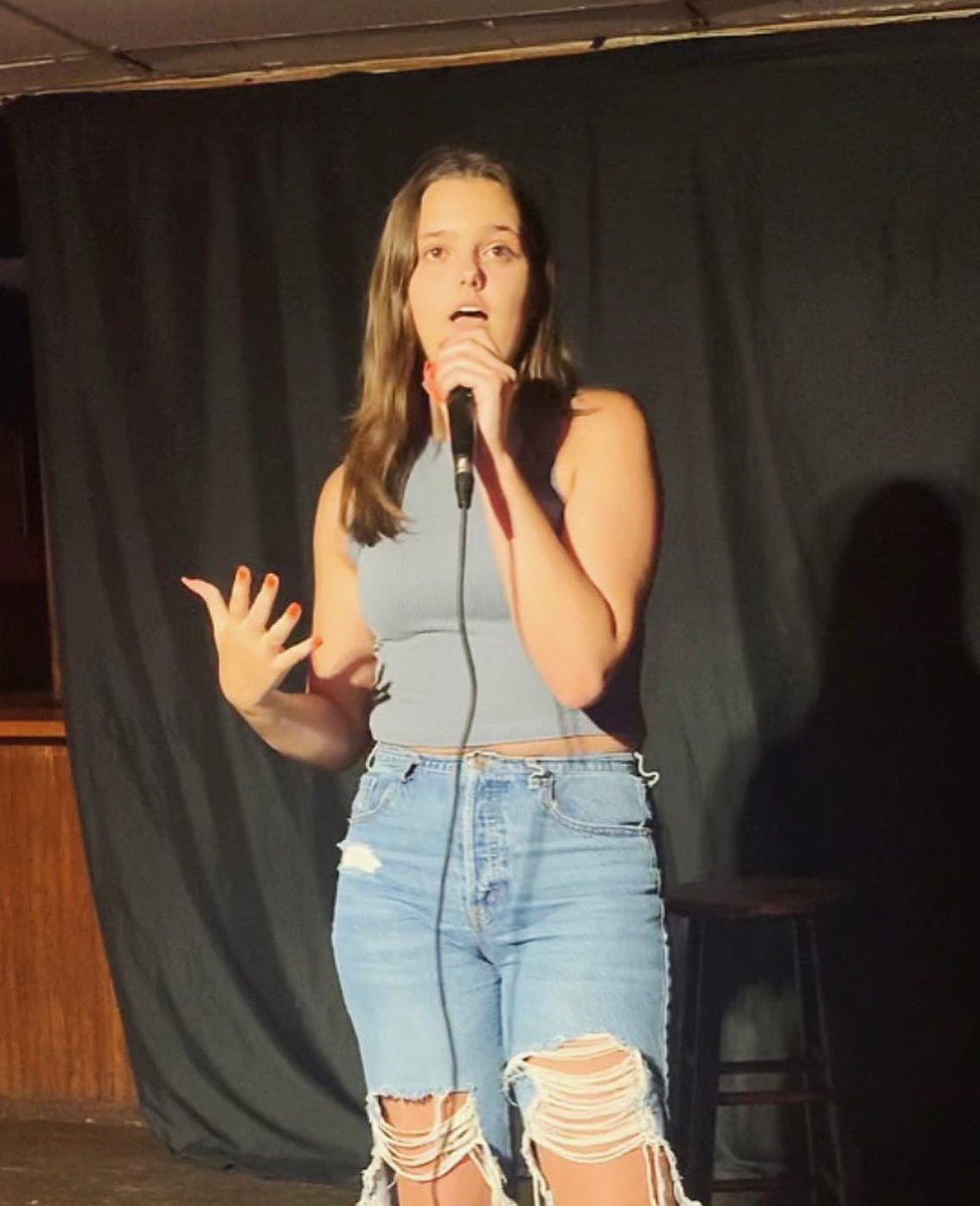 JordanAbiBarker's tweet photo. I had so much fun at Carringtons last night!!!
.
.
.
#openmic #comics #comedy #houstoncomedyscene #houstoncomedy #comedian #carringtons #femalecomedian https://t.co/ZGPGPfuIDe