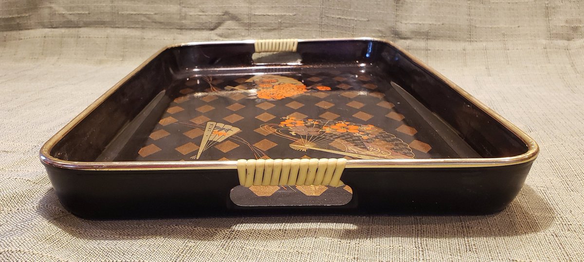 atticesoterica's tweet photo. Vintage Unsigned Asian Inspired Plastic Serving Tray Featuring Fans With A Floral Motif On A Diamond Background In Bronze And Red Colors https://t.co/mJYfwhqsyw #BestOffer #Vintage #Etsy #Curios #Collectibles #AtticEsoterica #Antiques #DiamondBackground https://t.co/cKBJrOeLuT