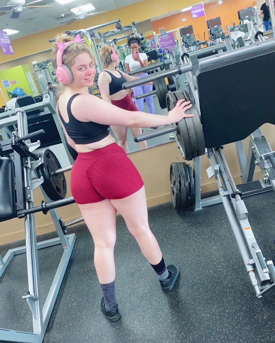 MuscleMommyCosplays (🍑Linnea) / MuscleMommyCosp leak pics and videos