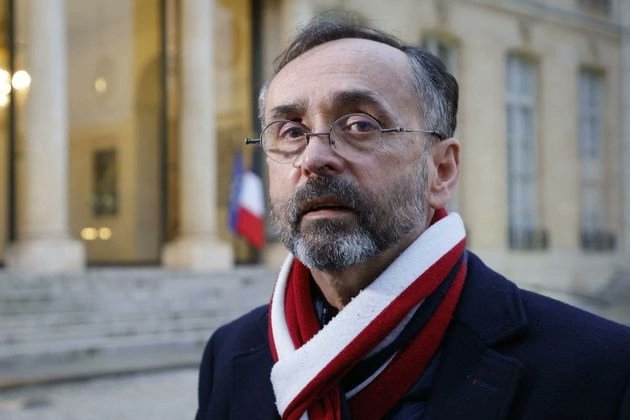 Arnocool13's tweet photo. Retenez bien ce nom et ce visage; il se nomme "ROBERT MENARD", il est pour l'obligation d'injection pour tous, vos gamins y compris, il est pour le PaSS NAZitaire, il vient de proposer de confiner tous les non injectés à toute fin de les contraindre à accepter les injections!! https://t.co/foeqQRVEkN