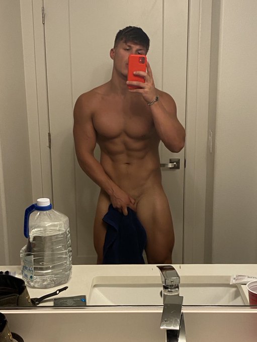 it&rsquo;s a hot one today 🥵 https://t.co/HnF813u4f8