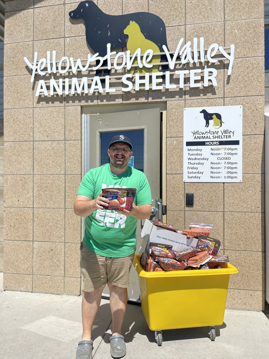 McLovin1019's tweet photo. For #NationalHotDogDay we got donations on air for Yellowstone Valley Animal Shelter and bought them over $500 worth of hot dogs. They say it’s the easiest way for them to administer medication to their pups. Best way to celebrate the holiday! #glizzyday https://t.co/ubJBkUA2oC