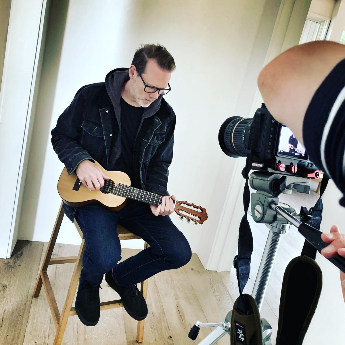 ShamelessPR_'s tweet photo. The stunning new 'Everything Must Change' EP from singer-songwriter and Grammy-wining producer #RichJacques @Jacquesmusique1 is reviewed by #DancingAboutArchitecture, including the title track that is "an exercise in grace and sentiment" ~ https://t.co/isG0GMLNPP @Maelstromnify https://t.co/xDsmV8QJdd