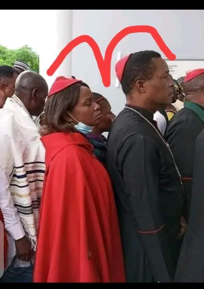 HarmlessHQ's tweet photo. If Peter Obi had dressed charlatans as Imams, the Muslim community and cashvists would have called for his head. But because it is about APC and Muslim-muslim ticket, we're pretending like all is well.

#BATSHET2023 #Staged Peter Okoye Pope https://t.co/zMgFmGTvhX