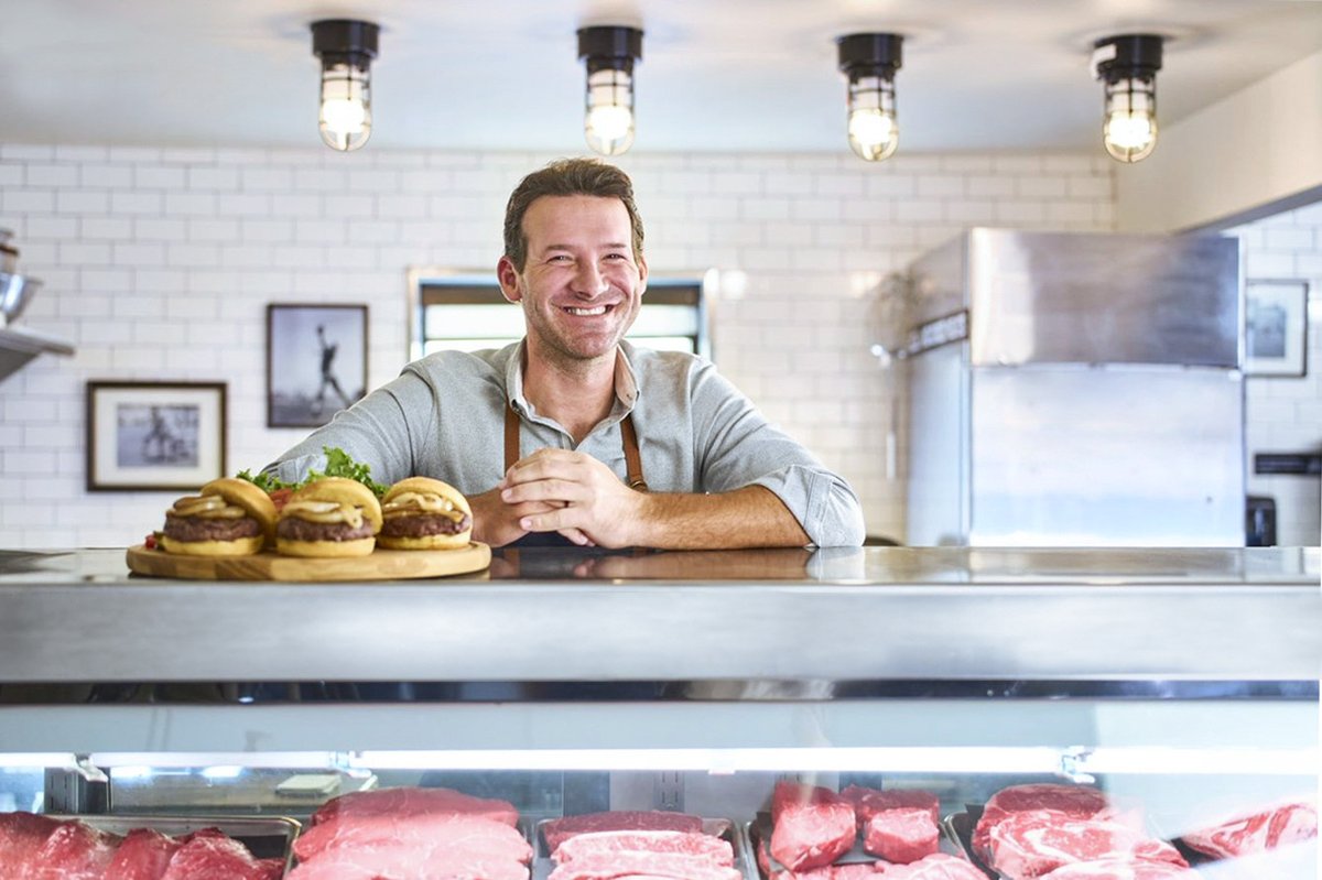 Beef's tweet photo. We asked Tony how he prepares his steaks and burgers. 

His response: "Let’s be real, I’ll never turn down a good steak or burger, but I do enjoy a cast-iron skillet steak or grilled burger."

#BeefFarmersAndRanchers #BeefUpSummer https://t.co/0dvSZF1AMi