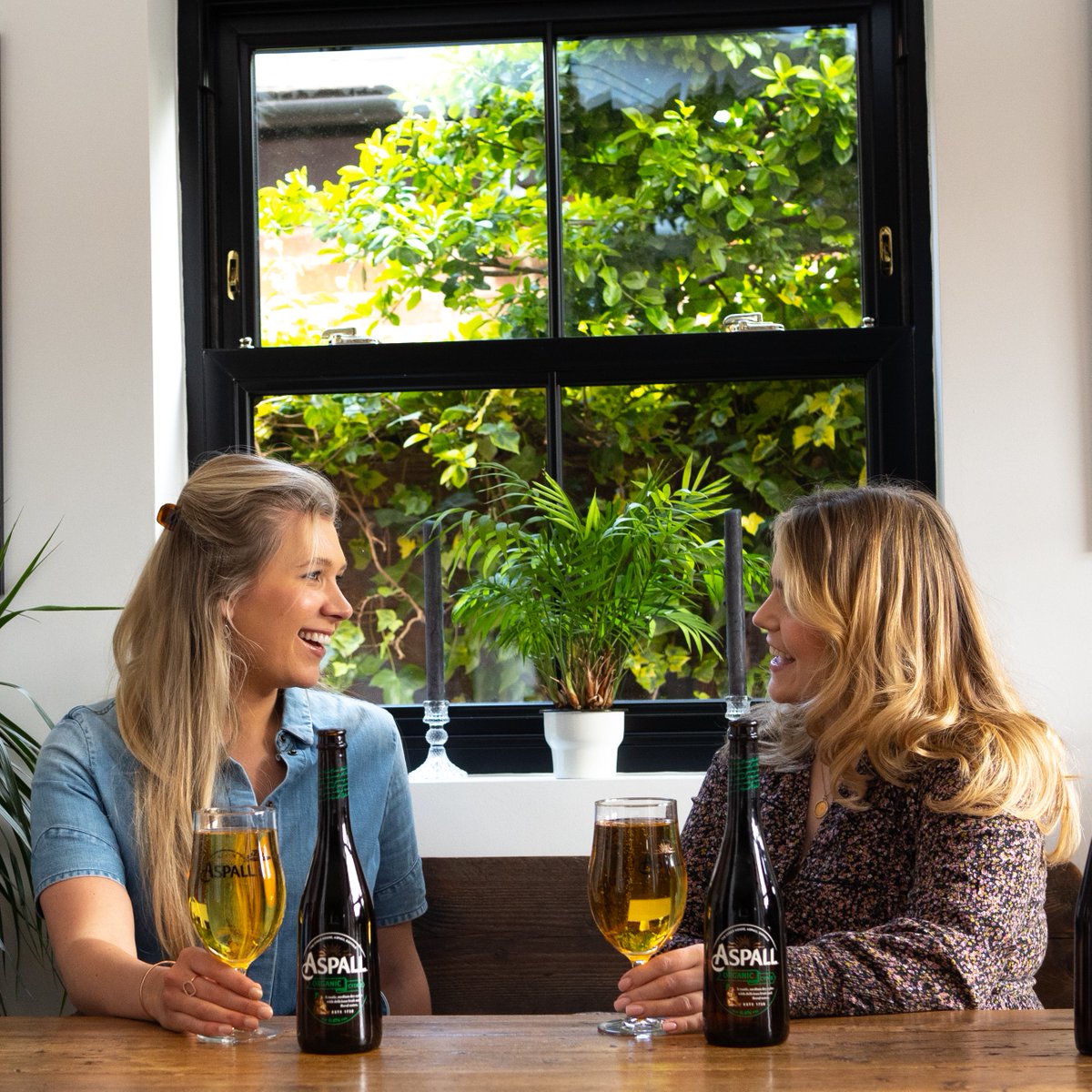 An after-work Aspall? Great idea you two 🥂🍎 Please Drink Responsibly