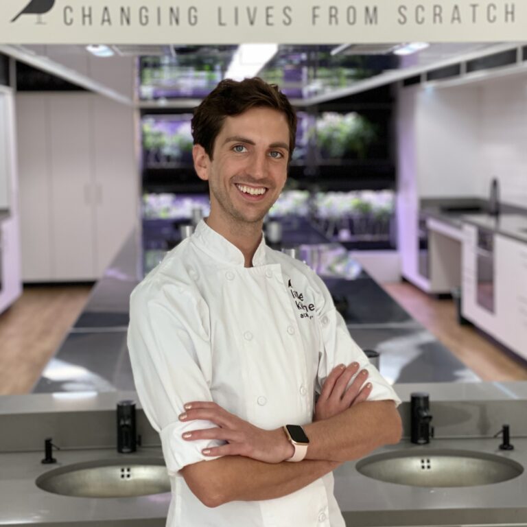 LittleKitchenA1's tweet photo. Check out the latest episode of #MeetMeInTheKitchen featuring the Director of #LittleKitchenAcademy at @WestfieldCC Avery Fletcher ❤️ Listen now ➡️ https://t.co/n7uEhMj1aF

#podcast #podcasting #podcasts #LosAngeles #CenturyCity #BeverlyHills #Food #Vegetarian #Kids #KidsCooking https://t.co/ac3p6Cgs0b