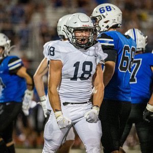 sportsinkansas's tweet photo. Broc Worcester is a player to circle this fall for 5A defending state champ Mill Valley. 
As a junior, he logged 94 total tackles (8.5 per game) and added an interception on a Jaguar team w/ a loaded defense. 
Teammate Mikey Bergeron is back too after a 97 tackle season in ‘21. https://t.co/fJxpu5E31L
