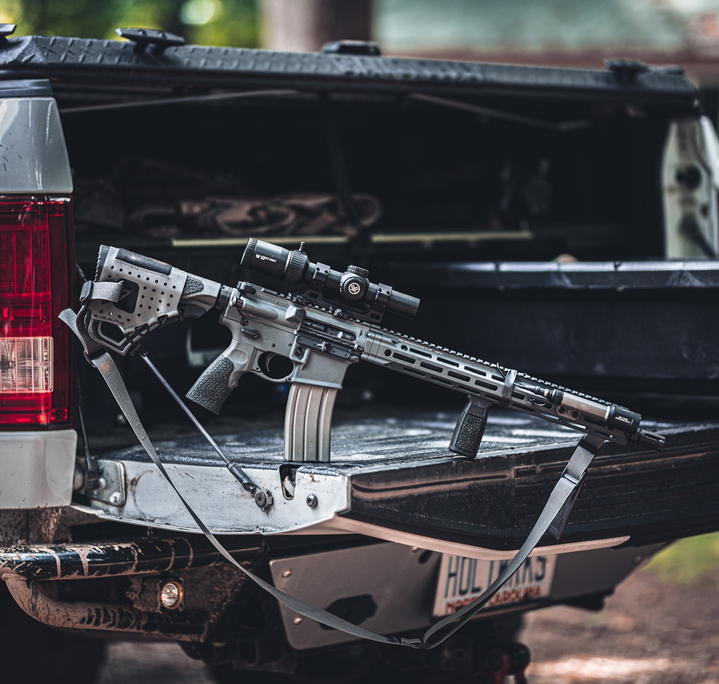 DanielDefense's tweet photo. We offer our DDM4 V7 in several color options! This V7 has our Daniel Defense Tornado cerakote. https://t.co/IVKQiLiLmv