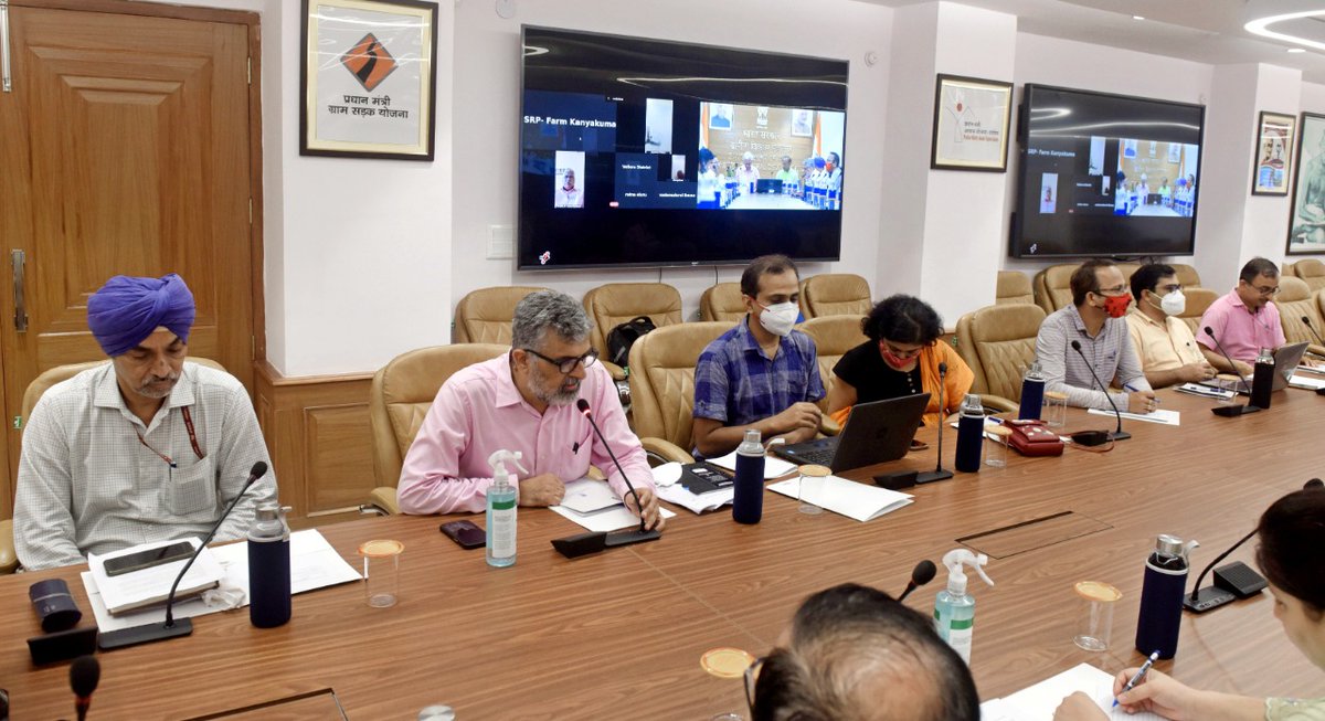 MoRD_GoI's tweet photo. The talk was attended by Shri Charanjit Singh, AS RL, with other senior officials of the Ministry and experts of the National Mission Management Unit (NMMU). State Mission Directors and staff of State Rural Livelihoods Mission (#SRLM) also participated in the talk. https://t.co/r8I6orkkUH
