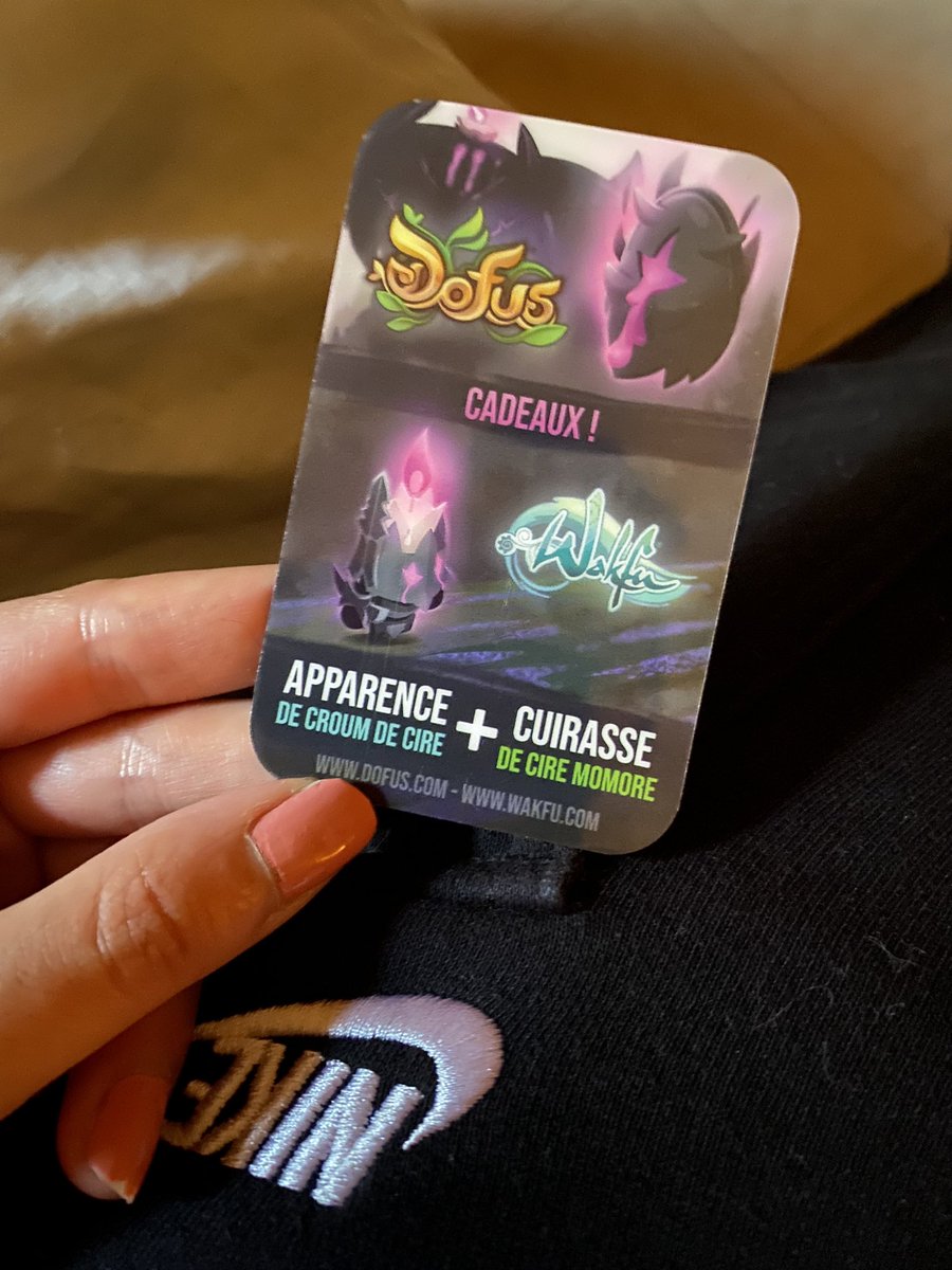 LIKE ce post et gagne une carte cire momore

Tirage à 23h