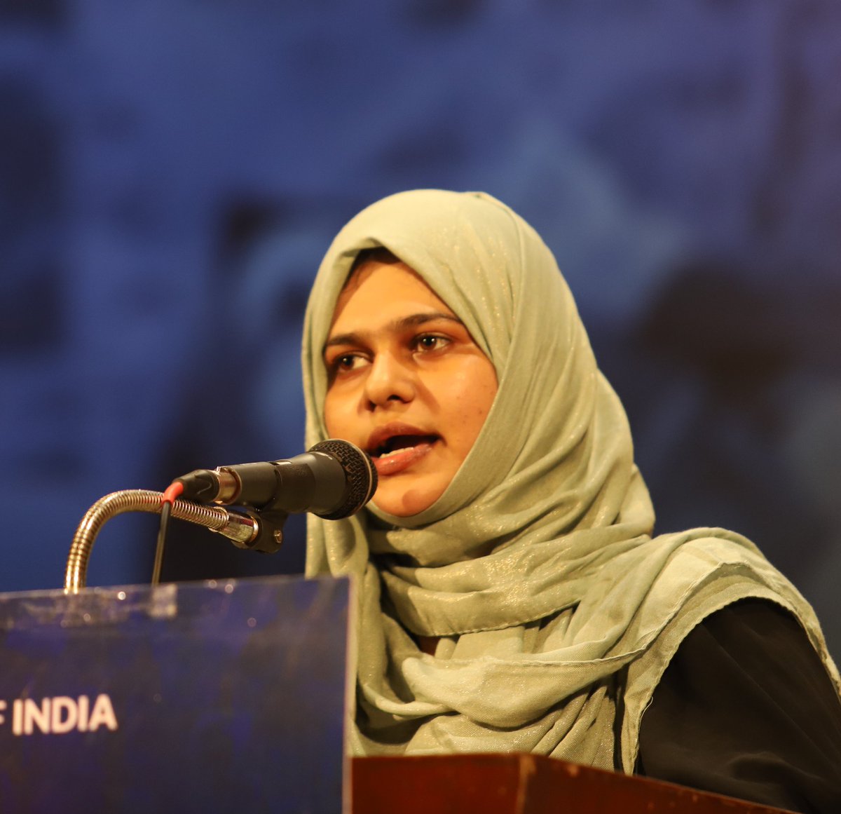 If #acid sold for 30-40 rupees was banned in colleges instead of banning #hijab, the lives of many girls would have been saved. Our country has seen a 70% increase in violence against women in the last 4 years. The govt doesn't care at all about women's safety. - <a href="/gowsiyabinthali/">Gowsiya</a>
