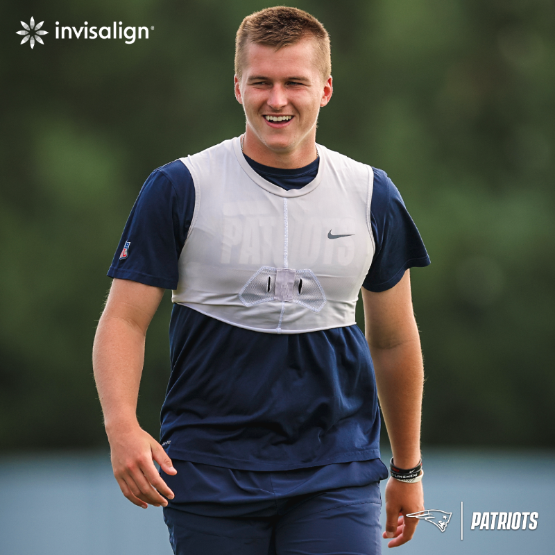 Patriots's tweet photo. Rookies reporting 😄

📸: https://t.co/8uKnp2fjgf