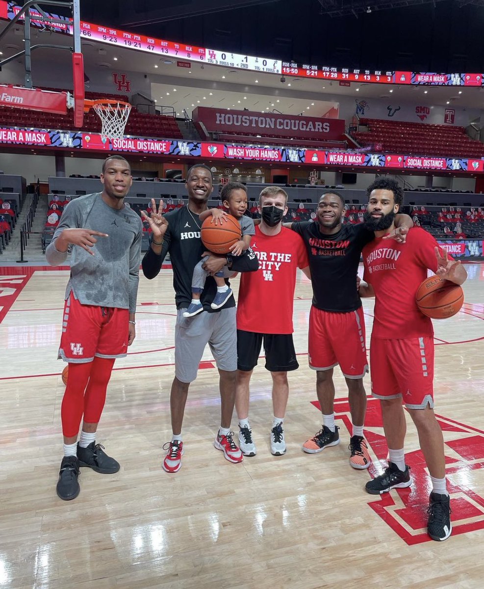 ElementSports22's tweet photo. 🚨 ANNOUNCEMENT 🚨

Element Sportsplex is proud to announce @BeckhamGeoffrey Beckham as our Head Basketball Trainer! https://t.co/Z4Em0WM397