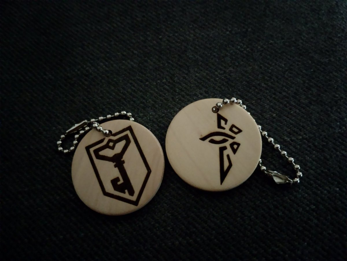 Berndorin's tweet photo. Some #Ingress keychains for #superposition #munich https://t.co/YOXy9yEq2i