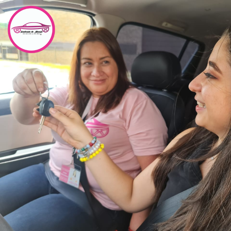 ManejoAcademia's tweet photo. Tú puedes ser la próxima experta al conducir. 🚗🚦 Ven y pierde el miedo a manejar, nosotras te ayudamos. 😚😉

☎ Naranjo Mall Tel: 2298 5692 https://t.co/eHNXuRzpeW