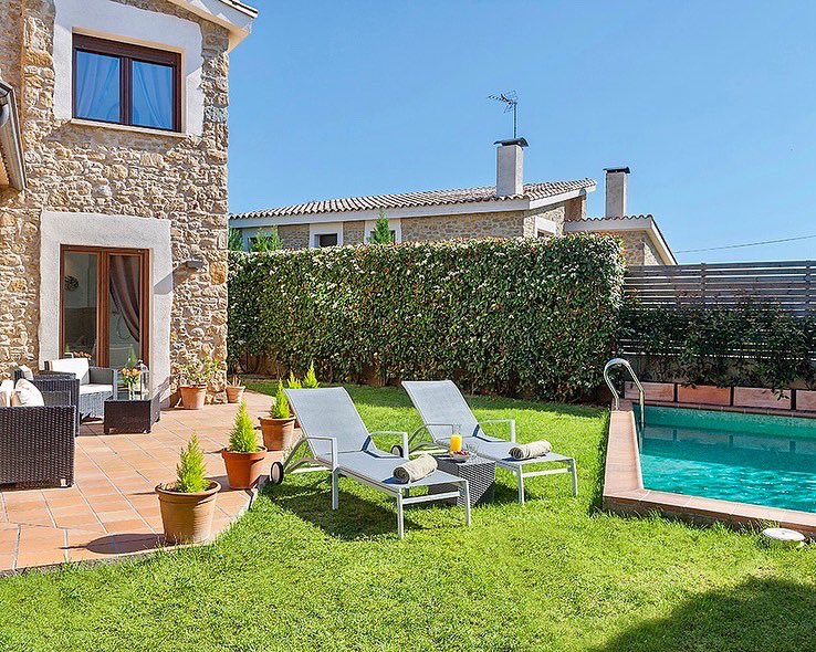 elracodemadrema's tweet photo. 📣 Por anulación de última hora, nos ha quedado libre nuestra Pool Villa para la última semana de julio.
¡Es tu oportunidad!
Ven a disfrutar de todos sus servicios en total privacidad: #piscinaclimatizada #jacuzzidoble #terraza #jardin privados.
Reservas en nuestra web o ☎️ https://t.co/dJRMKRKtyR