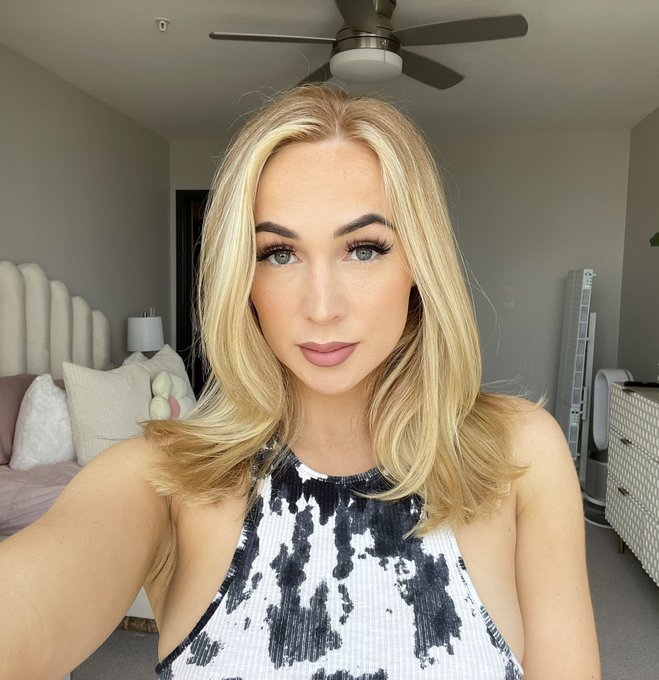 Hola 💗 https://t.co/N9UzEzQkyl