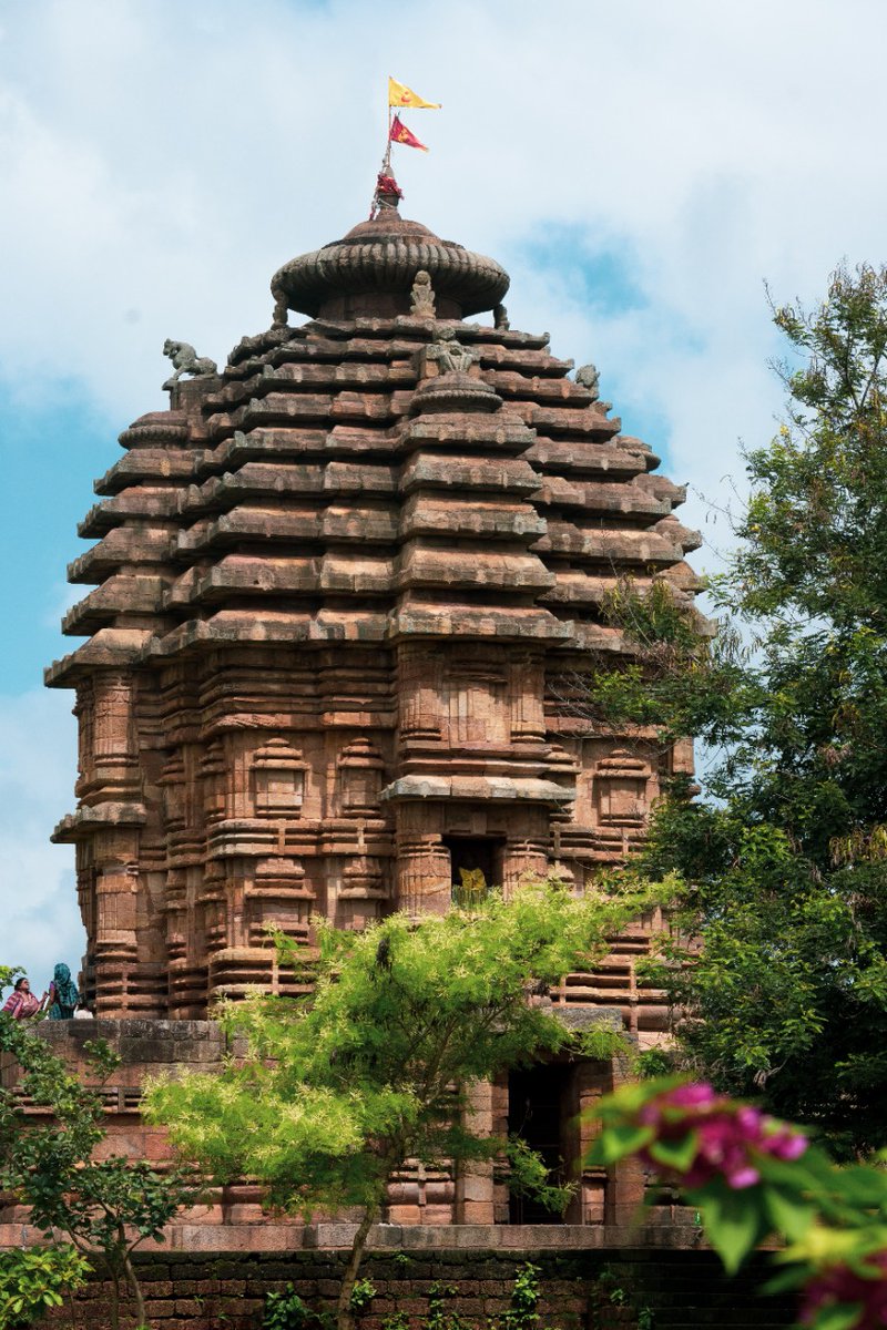Tushar45477909's tweet photo. AICTE INTERNSHIP DAY-05(20/7/2022)
Jal Dharohar Sanrakshan
Team: Odisha University of Technology and Research, Bhubaneswar
Group discussion about the ancient history and architecture of Bhaskareswar Temple &amp; captured the artistic view of the Temple.
#MissionAmritSarovar https://t.co/Z7T9IGjLrN