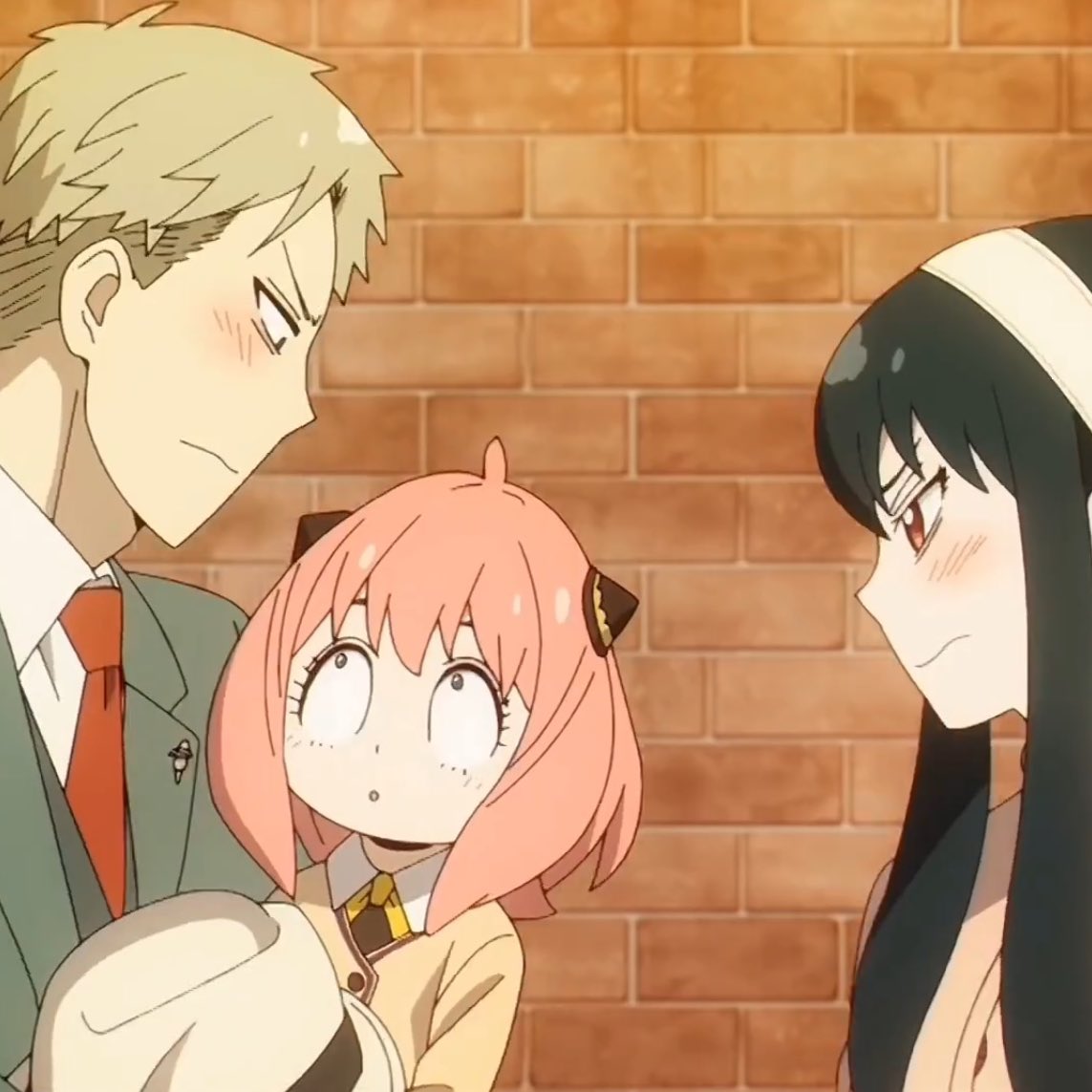 twiyorthinker's tweet photo. papa and mama are flirting 
#ロイヨル #twiyor https://t.co/nHTqJDH7KN