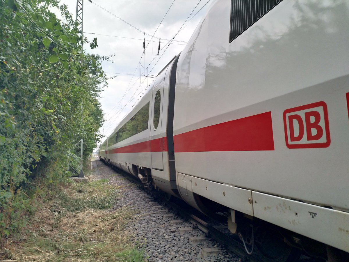 Euro_Nighter's tweet photo. Was steht denn hier Kurzes in #FHAS auf dem Abstellgleis?
🚂🚃🚃🚂
#BR410 https://t.co/s01Fu05oHx
