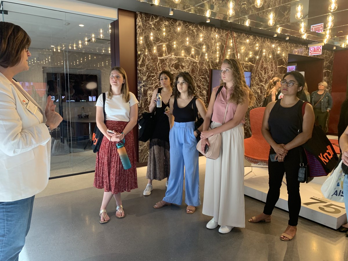 UNCG_CAS's tweet photo. In addition to attending the conference, students learned about the city's architecture and toured the headquarters of the International Interior Design Association (@iida_hq)!
#UNCGWay @UNCG @UNCGIARc #uncgiarc #interiorarchitecture #interiordesign https://t.co/9vzBudeT3y