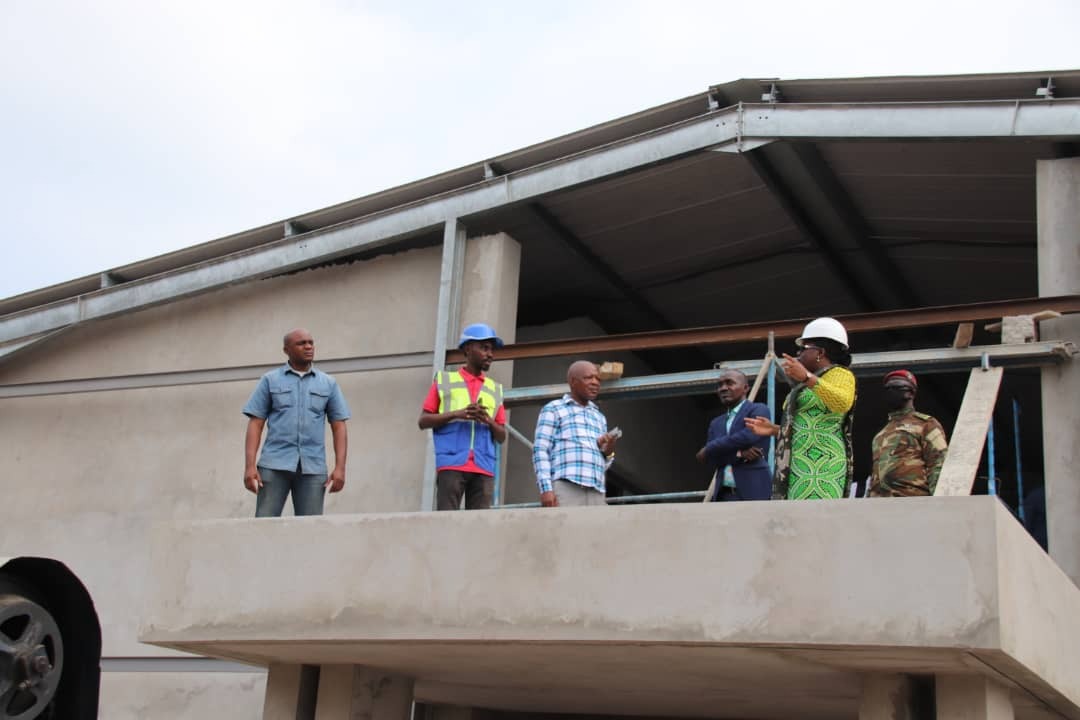 date_africa's tweet photo. 🇨🇬 Congo : Madame Le Ministre du Tourisme et des Loisirs, Destinée Hermella DOUKAGA a effectué, ce mercredi 20 juillet 2022, une descente sur le site touristique des cataractes du Djoué pour constater l'état de l'évolution des travaux de la salle polyvalente.
#utdacongo #utdainfo https://t.co/j7XDq0mYUI