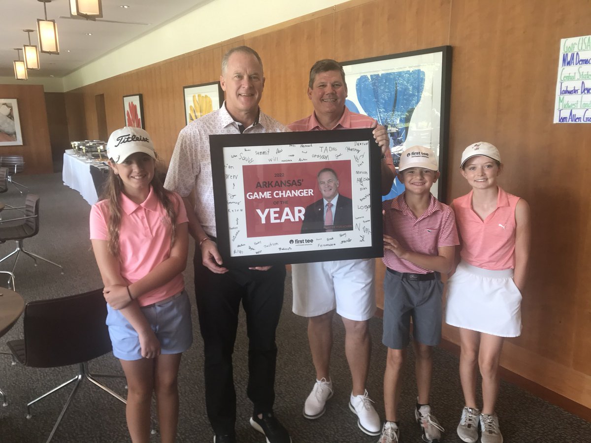 HunterYurachek's tweet image. Thanks to all involved with ⁦@FirstTeeNWA⁩ for this very special recognition. #OneRazorback