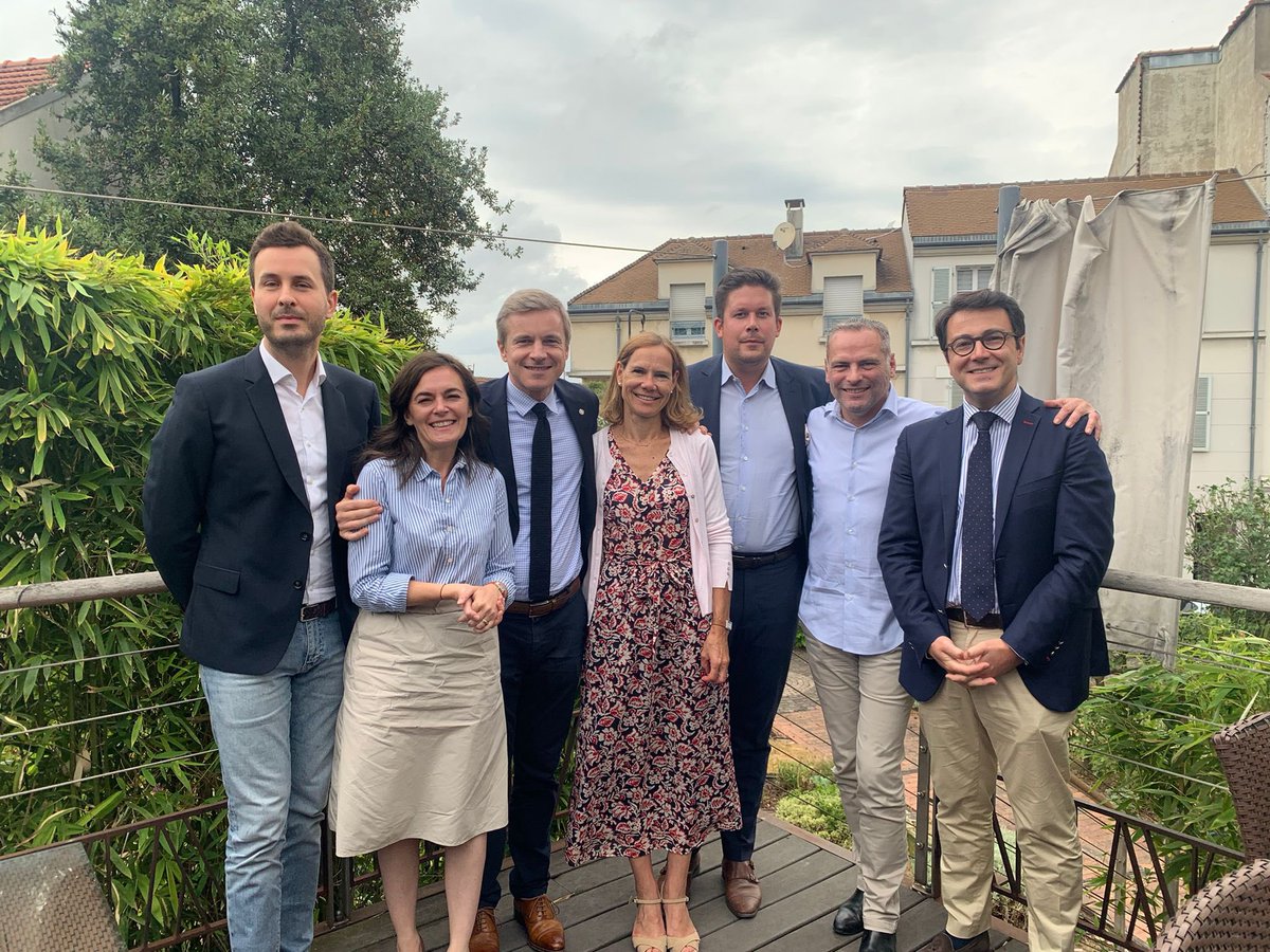 PM_DUFRAISSE's tweet photo. 👉Réunion du Bureau @DEXTERA15 à @villederueil chez notre Président @aurelienmallet. Merci pour l’invitation @patrick_ollier 👌 Échanges et avancées significatives concernant le statut du collaborateur de cabinet 🇫🇷
Action Réaction avec @l_amf @ADepartementsF et @Regionsdefrance https://t.co/9IiwgZiEf0