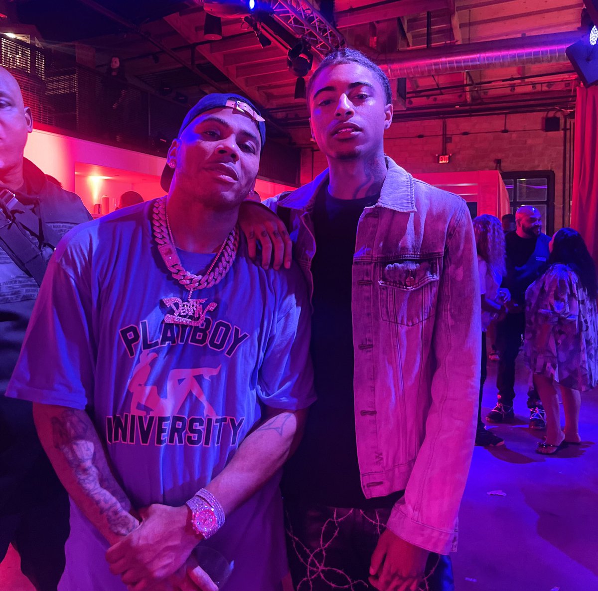 roryfresco's tweet photo. niggas met Nelly last night #MOshit https://t.co/VGOqUuvB9o